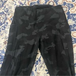 XL Black Camo Leggings